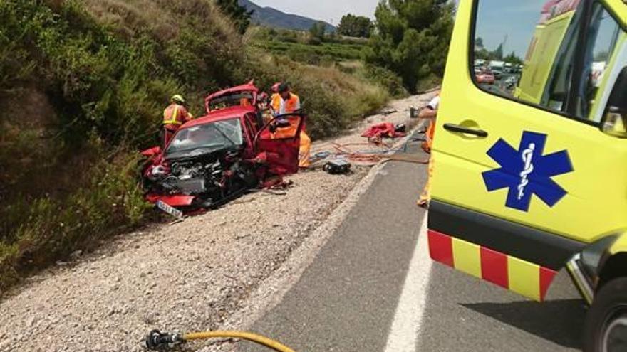 Herido grave en un accidente en Castelló de Rugat