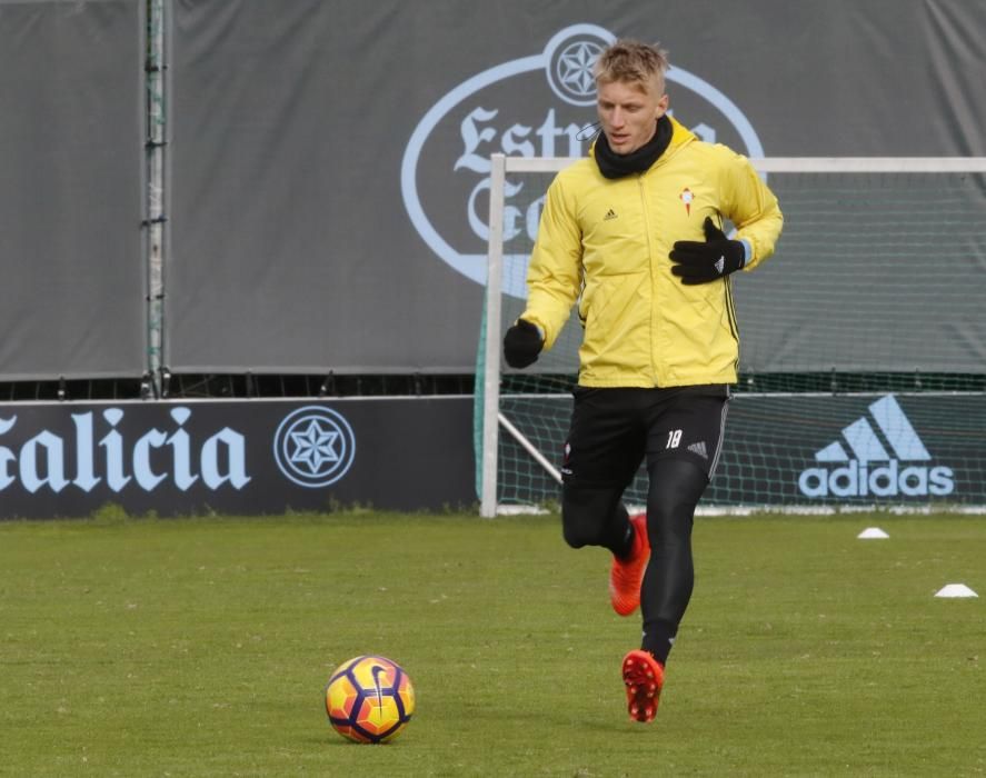 Eduardo Berizzo dirige el último entrenamiento matutino antes de que el cuadro celeste viaje a Madrid para medirse al Atlético.