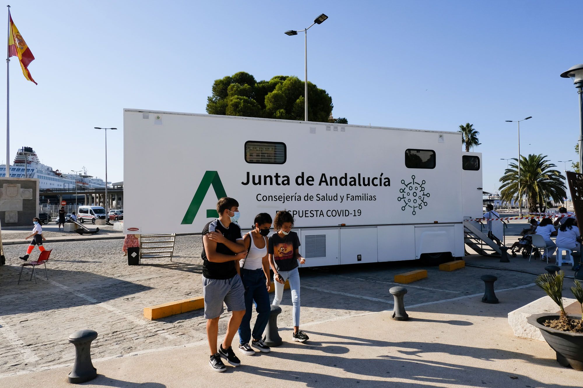 Vacunación sin cita en la plaza de la Marina