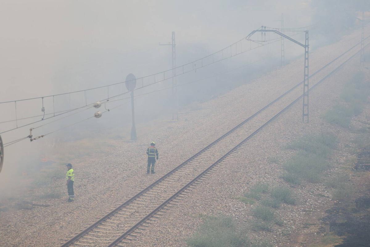 Gran incendio en la carretera del Aeropuerto