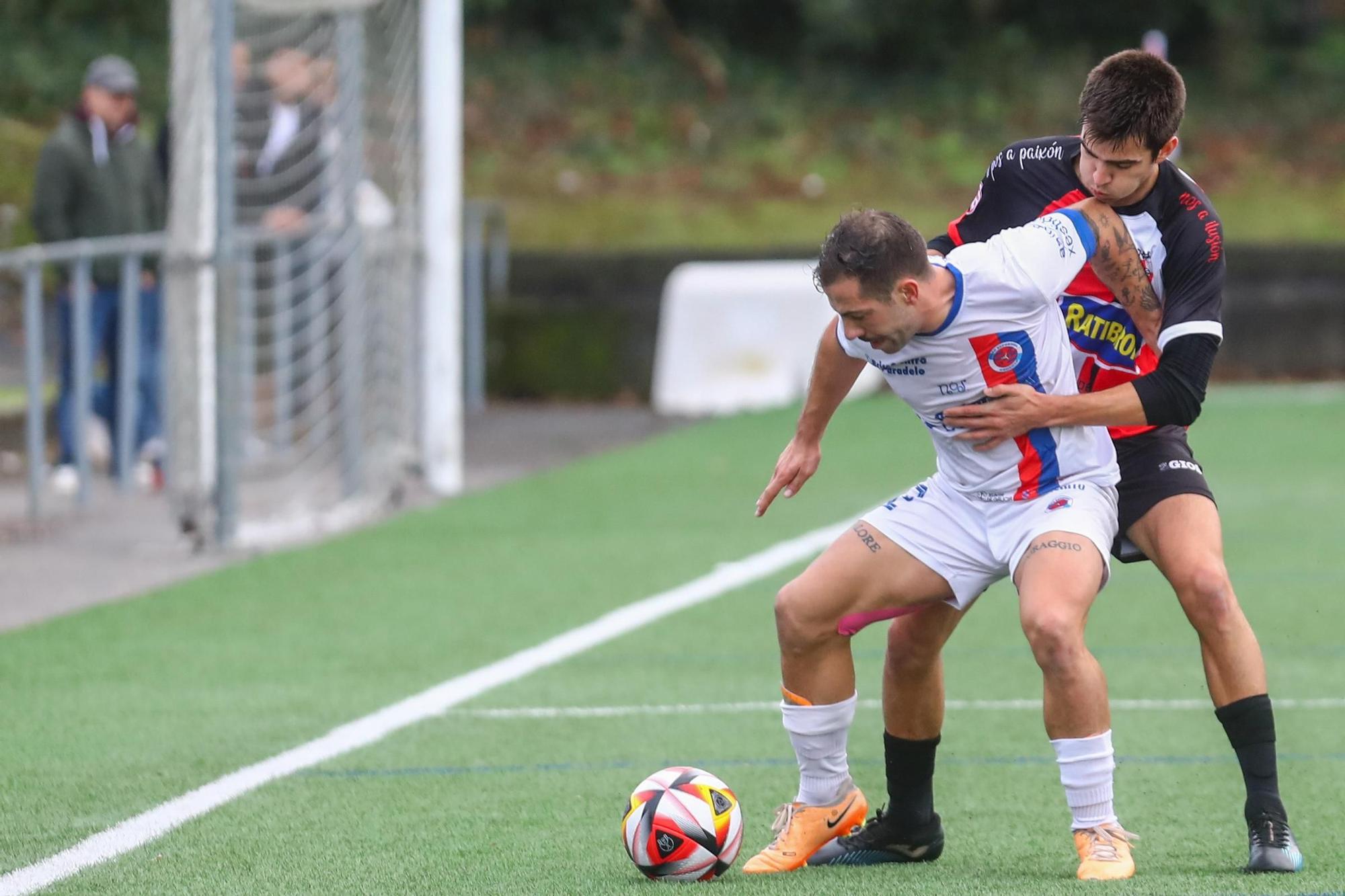 Las mejores imágenes de la victoria del Arosa ante la Unión Deportiva Ourense (1-0)