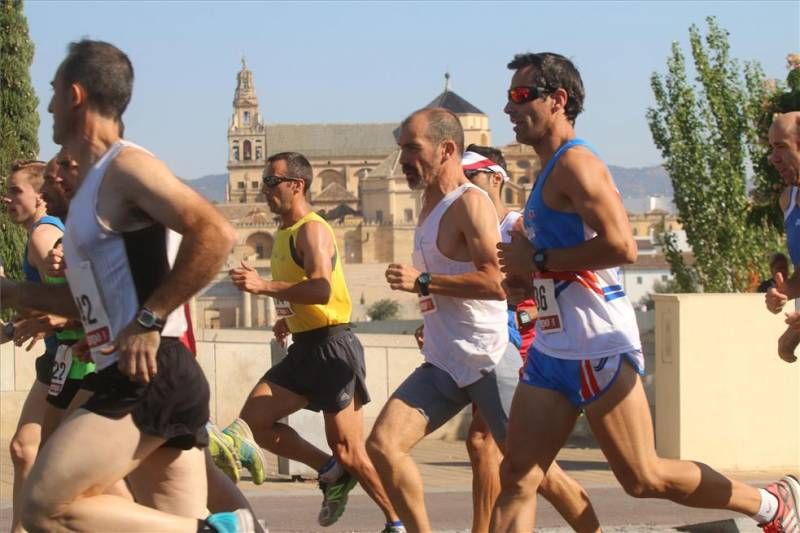 Las imágenes de la carrera popular Puente Romano