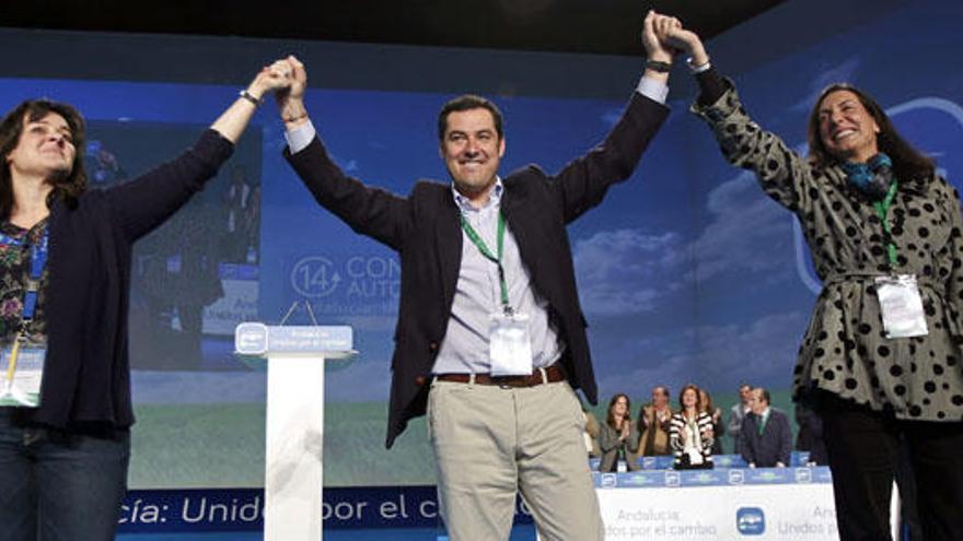 Virginia Pérez, Juanma Moreno Bonilla y Dolores López.