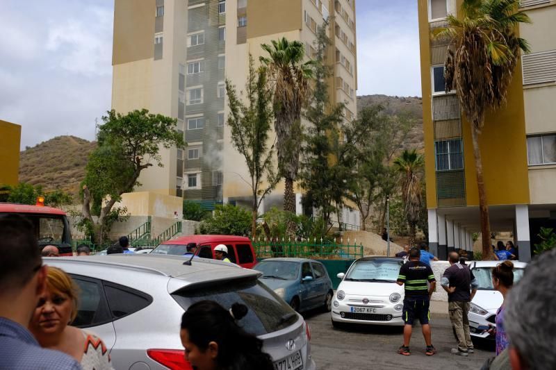 Incendio en un edificio de Jinámar