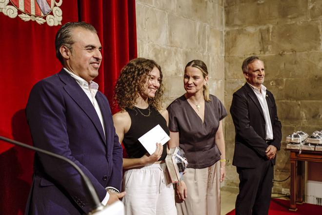 FOTOS | Prohens y Vera blindan la «cultura del esfuerzo» frente a una LOMLOE «fallida» al premiar a los mejores alumnos de la PBAU 2026