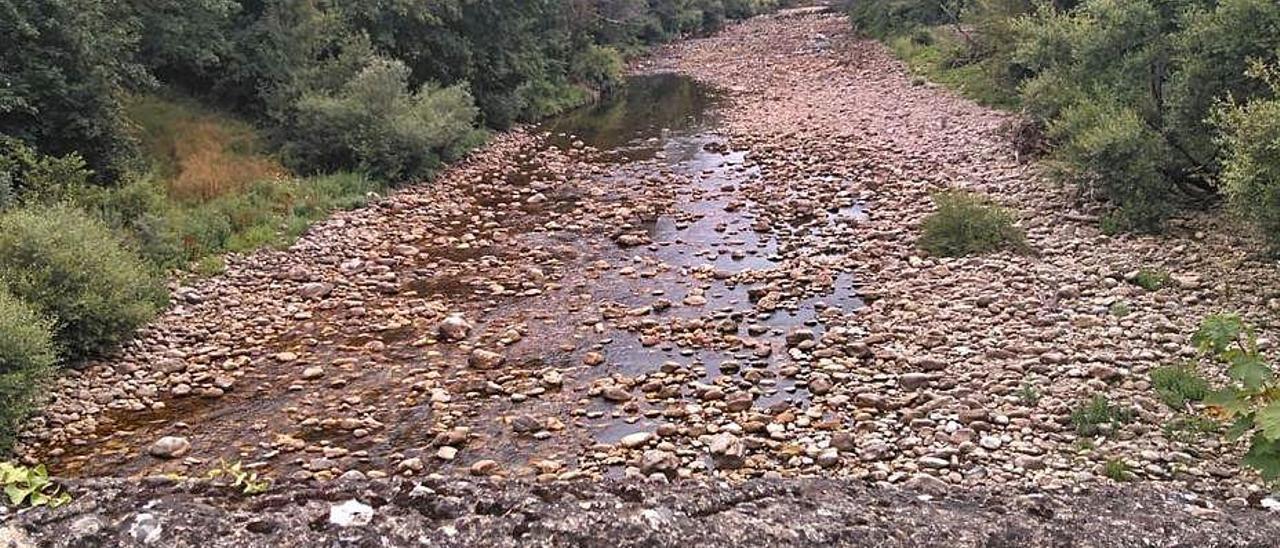 El río Nalón, a su paso por Puente d&#039;Arcu.