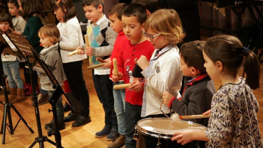 Imagen de archivo de una actividad anterior de la Escola de Música de Cerdedo. // Bernabé / Luismy