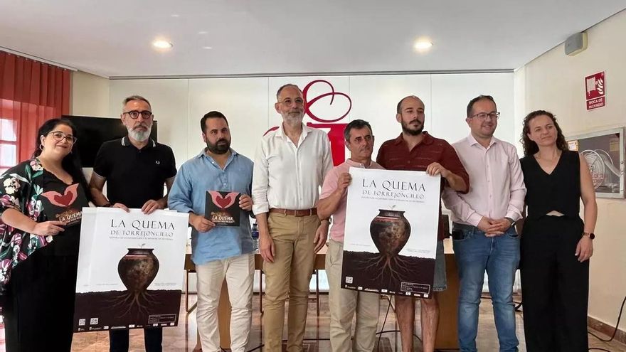 Vídeo | La Quema de Torrejoncillo ficha al Brujo y se une al teatro de Mérida