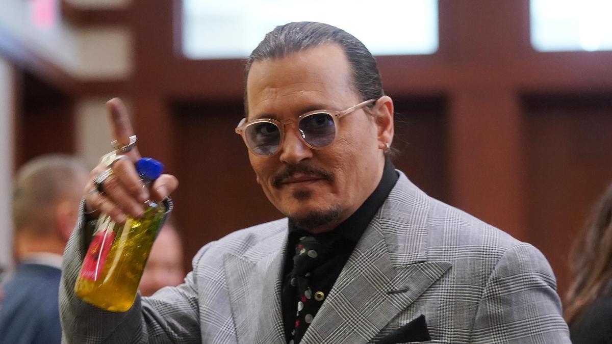 Johnny Depp volverá a dirigir una película 25 años después.