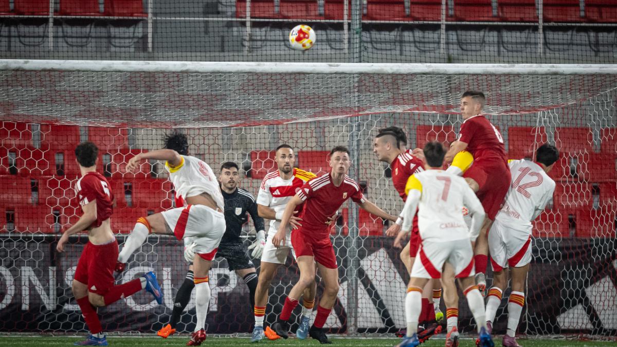 Navarra firmó una remontada épica en inferioridad y tumbó a Catalunya en una prórroga cargada emoción hasta el último suspiro (2-4)