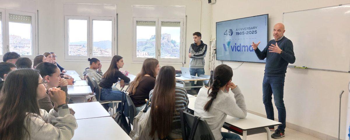 Una xerrada en un centre educatiu