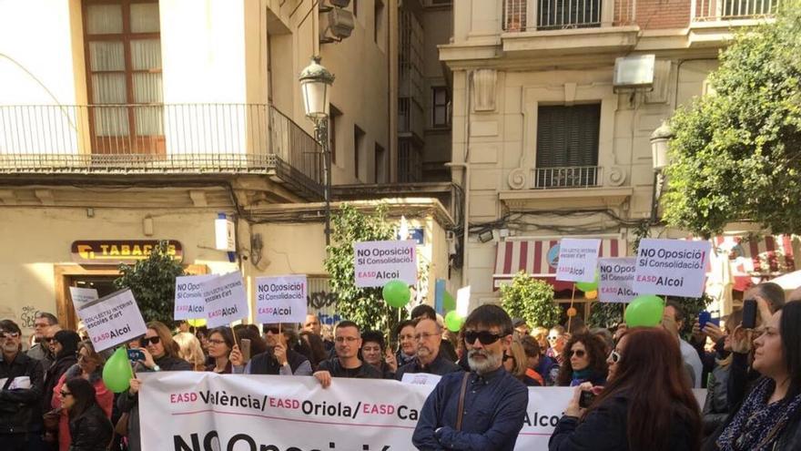 Los profesores interinos reclaman en València &quot;estabilidad y consolidación&quot;