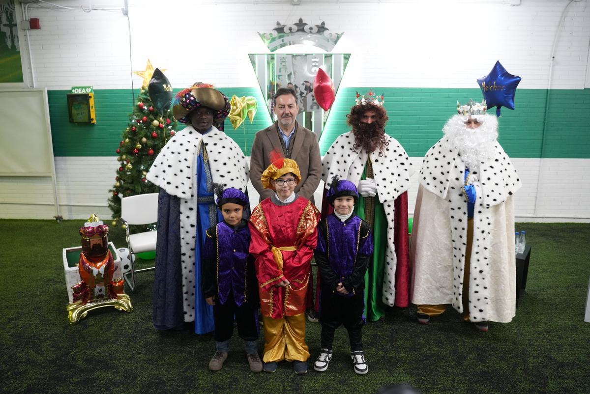 La recepción de Los Reyes Magos en El Arcángel, en imágenes
