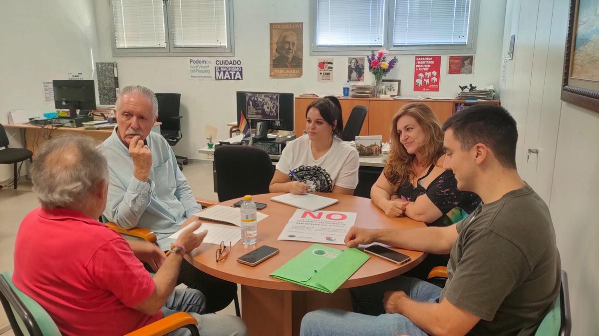 Reunión de los ediles de EU-Podem con los hosteleros