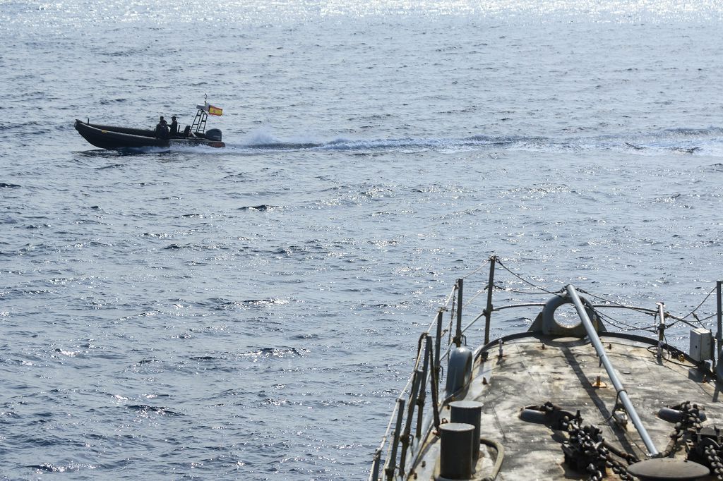 La Armada simula el accidente de un submarina para rescatar a su tripulación