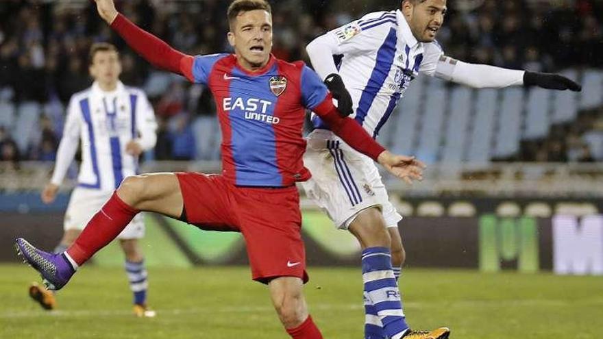 Vela, ante el Levante, antes de irse al concierto. // Gorka Estrada