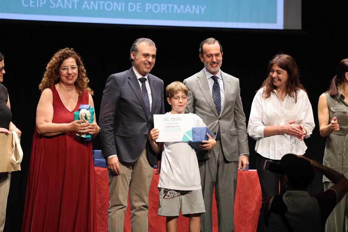 Todas las imágenes de la XXII edición del concurso de dibujo 'Un Parlament per a tothom'.