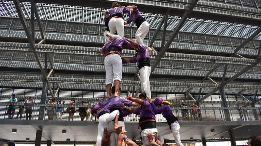 Una imatge de la colla castellera trobada de diumenge