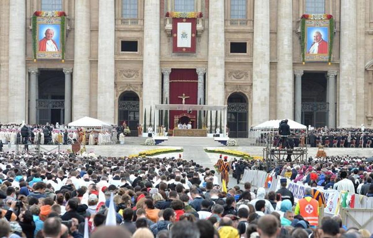 La cerimònia de canonització dels pontífexs Joan Pau II i Joan XXIII, en una missa a la plaça de Sant Pere.