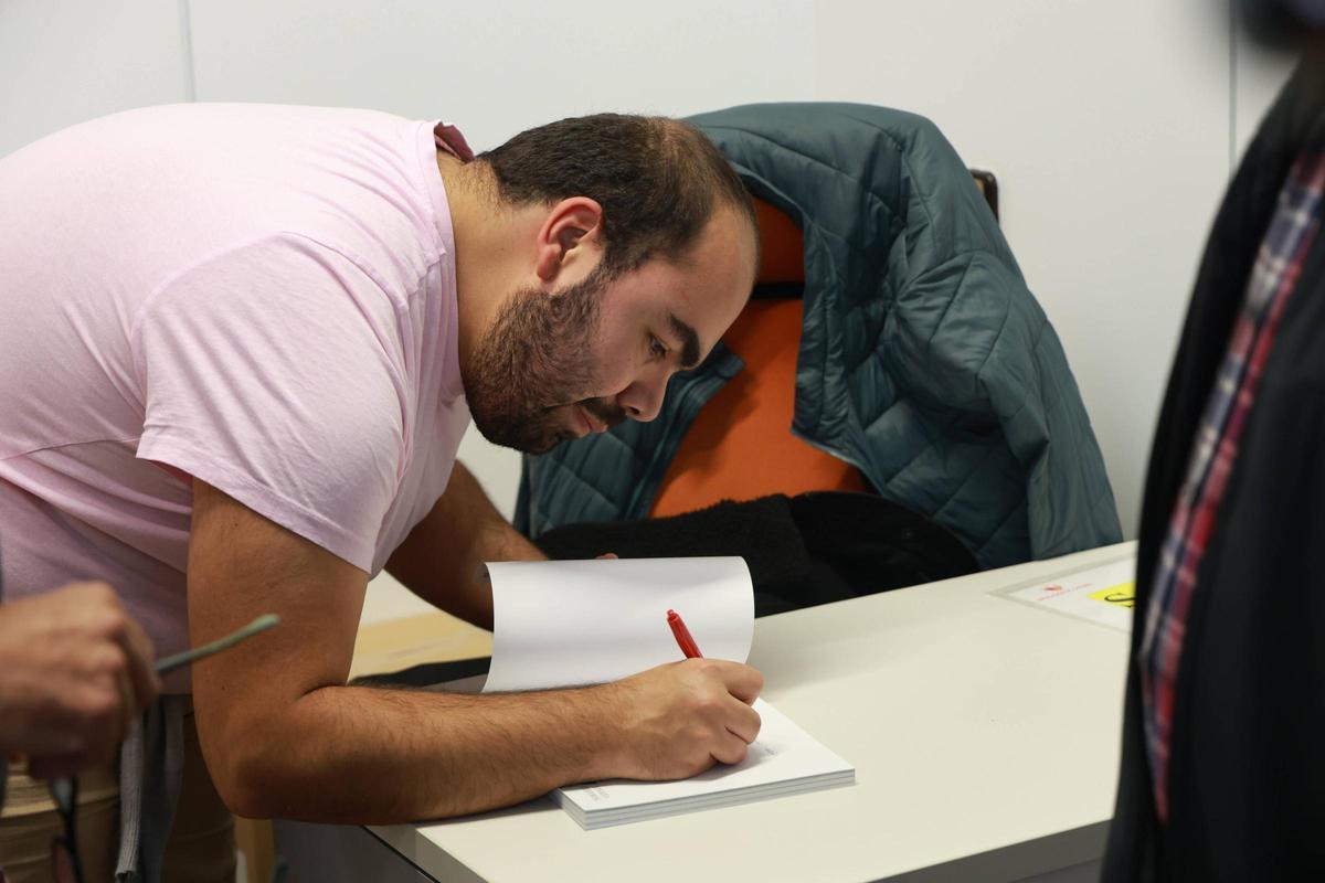 Presentación de ‘Lecciones robadas, el cómic' en Cáceres, que une a abuelos y nietos a través de la memoria histórica