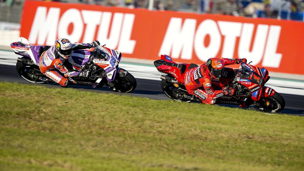 Así persiguió Martín a Bagnaia, en los últimos minutos del ensayo de hoy en Cheste.