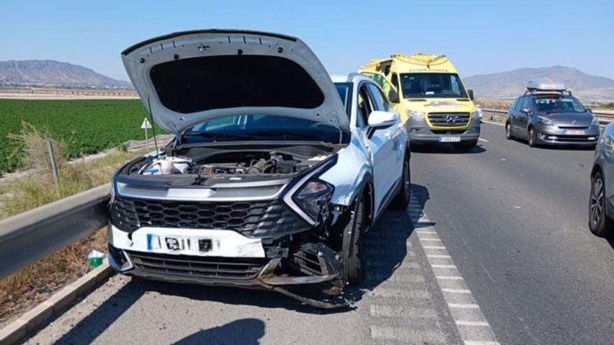 Un aparatoso choque en cadena en la A-7 a la altura de Alhama se salda con cuatro heridos