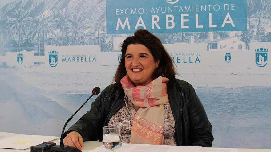 La concejala de Obras, Blanca Fernández, durante la rueda de prensa.