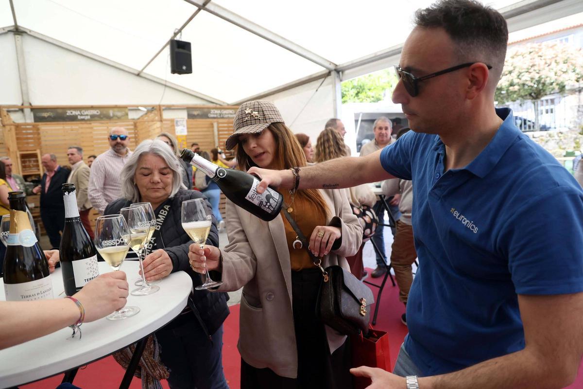 La feria de espumosos de Cambados fue un éxito de público.