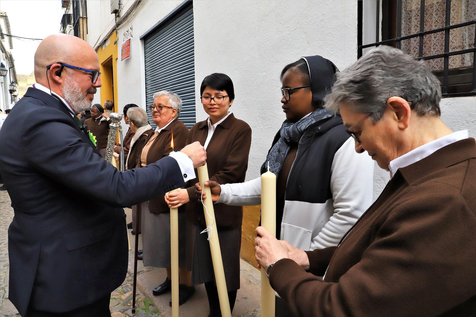 El Padre Cristobal procesiona por las calles del barrio