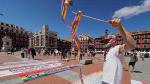 Concentración celebrada en la Plaza Mayor de Valladolid con motivo del Dia del Orgullo LGTBI, el pasado junio