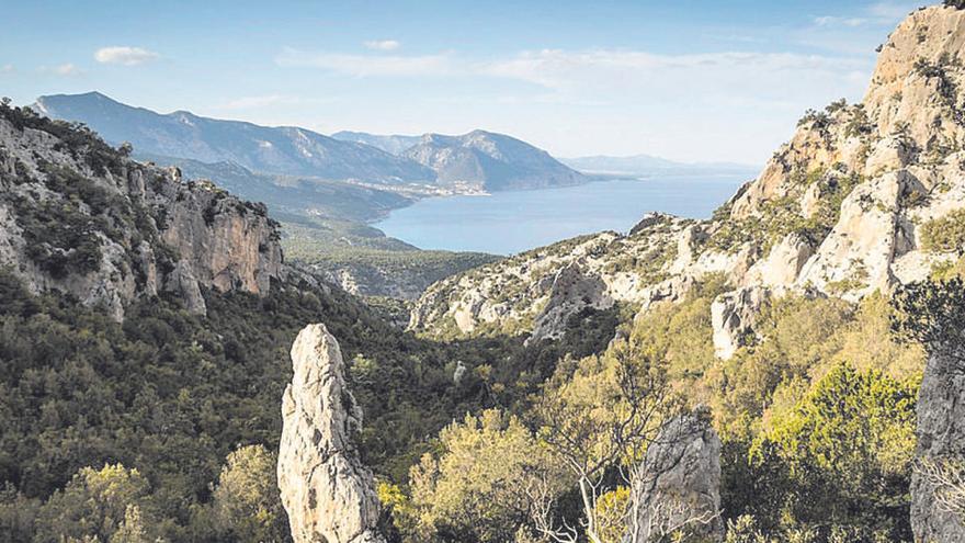 Supramonte i el golf d&#039;Orosei al fons