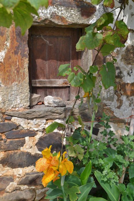 Los vecinos del pueblo de Prámaro, orgullosos de las dos capillas que tienen dedicadas a la Virgen de los Remedios y al Ángel de la Guarda