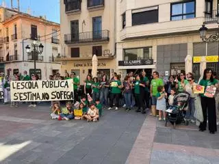 La comunidad educativa de Sueca intensifica sus protestas en defensa de la escuela pública y el valenciano