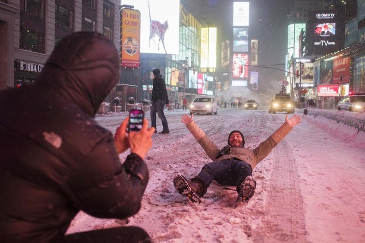 Buen humor en una Nueva York nevada.