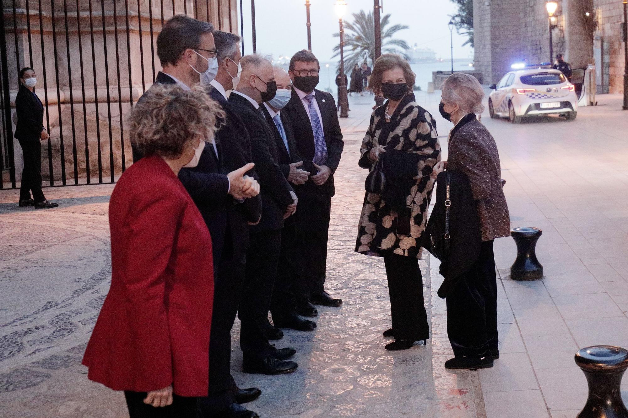 La reina Sofía asiste al concierto solidario de Projecte Home en la Catedral