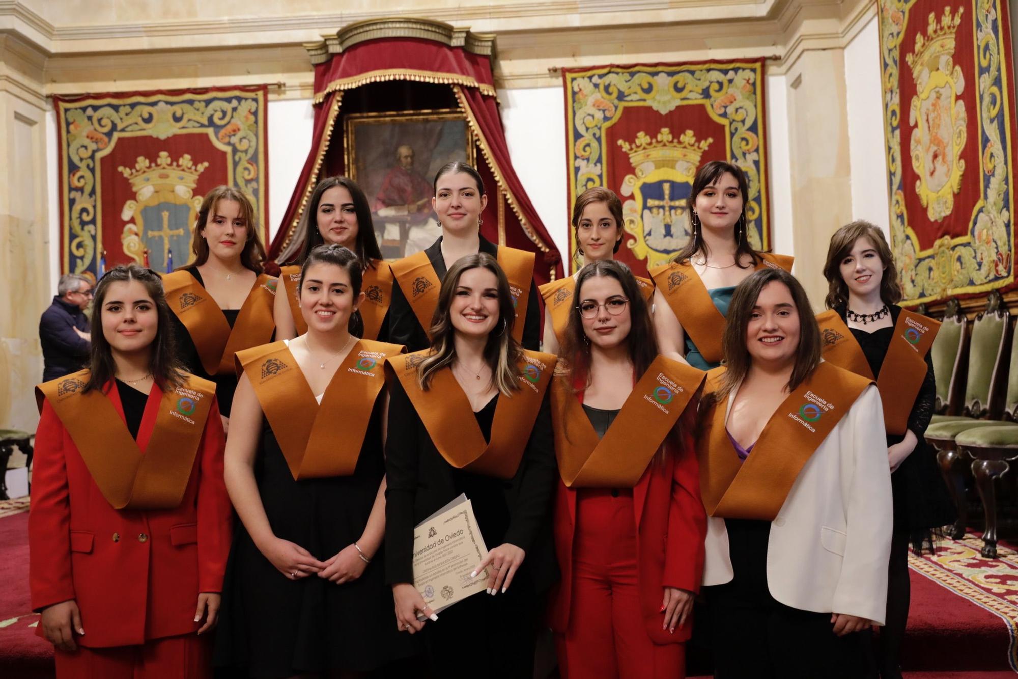 EN IMÁGENES:  Así fue la ceremonia de graduación de la Escuela de Ingeniería Informática de Oviedo