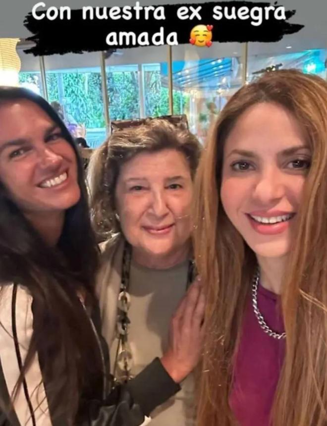 SHAKIRA CON GABRIELA E INÉS