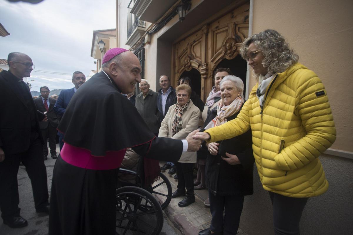 El arzobispo, en su anterior visita a Benavites.