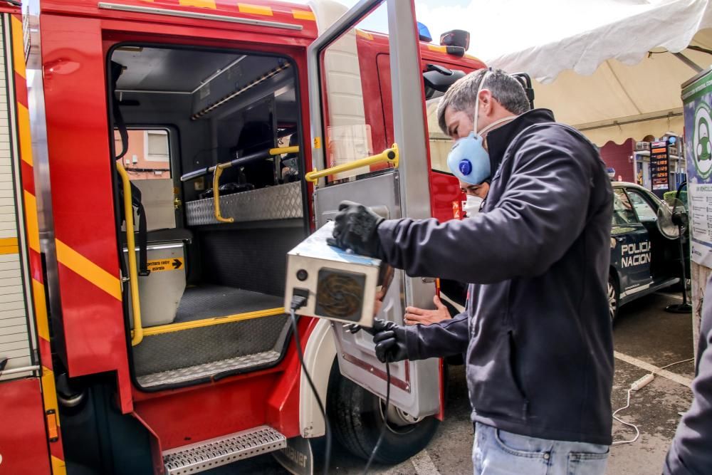 Una empresa de Cocentaina desinfecta vehículos ofi