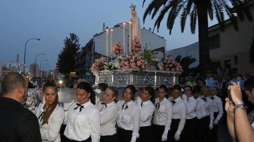 Salida procesional de la Virgen de Fátima de 2015.