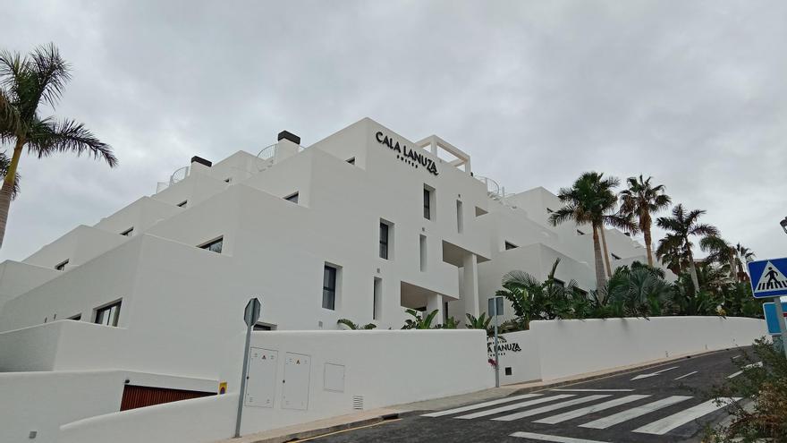 El Campello clausura un nuevo complejo de apartamentos al no ajustarse a la licencia concedida