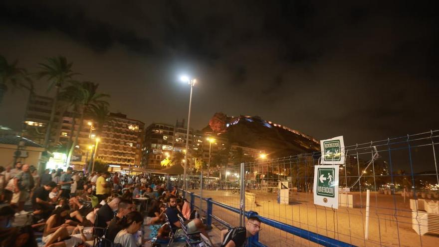 Menos espacio para ver los fuegos artificiales de Hogueras en el Postiguet de Alicante