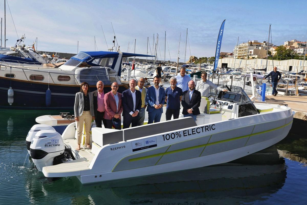 La Zephyyr 800 ECO, en la presentación del proyecto de descarbonización de la náutica catalana en Palamós.