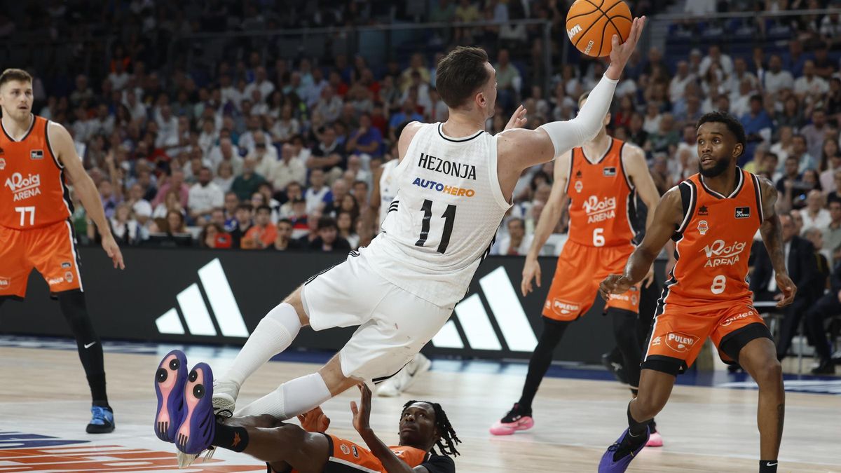 El Real Madrid se impone por segunda vez al Valencia Basket.