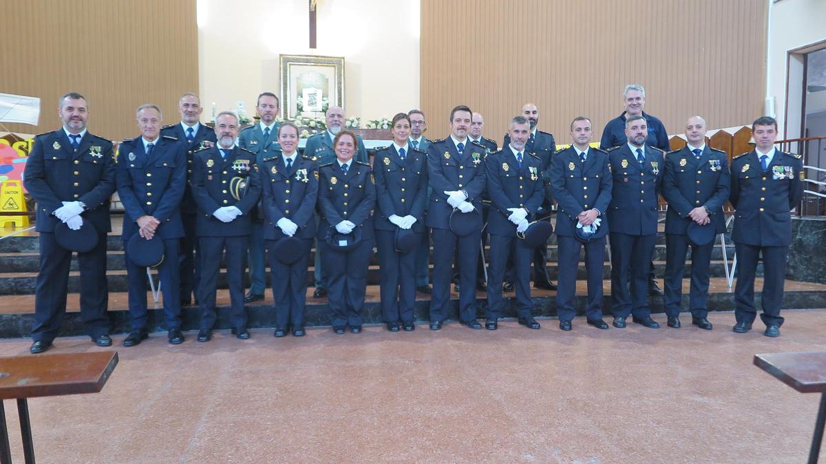 Integrantes de todas las fuerzas de seguridad,  en la iglesia del Convento de Mieres.