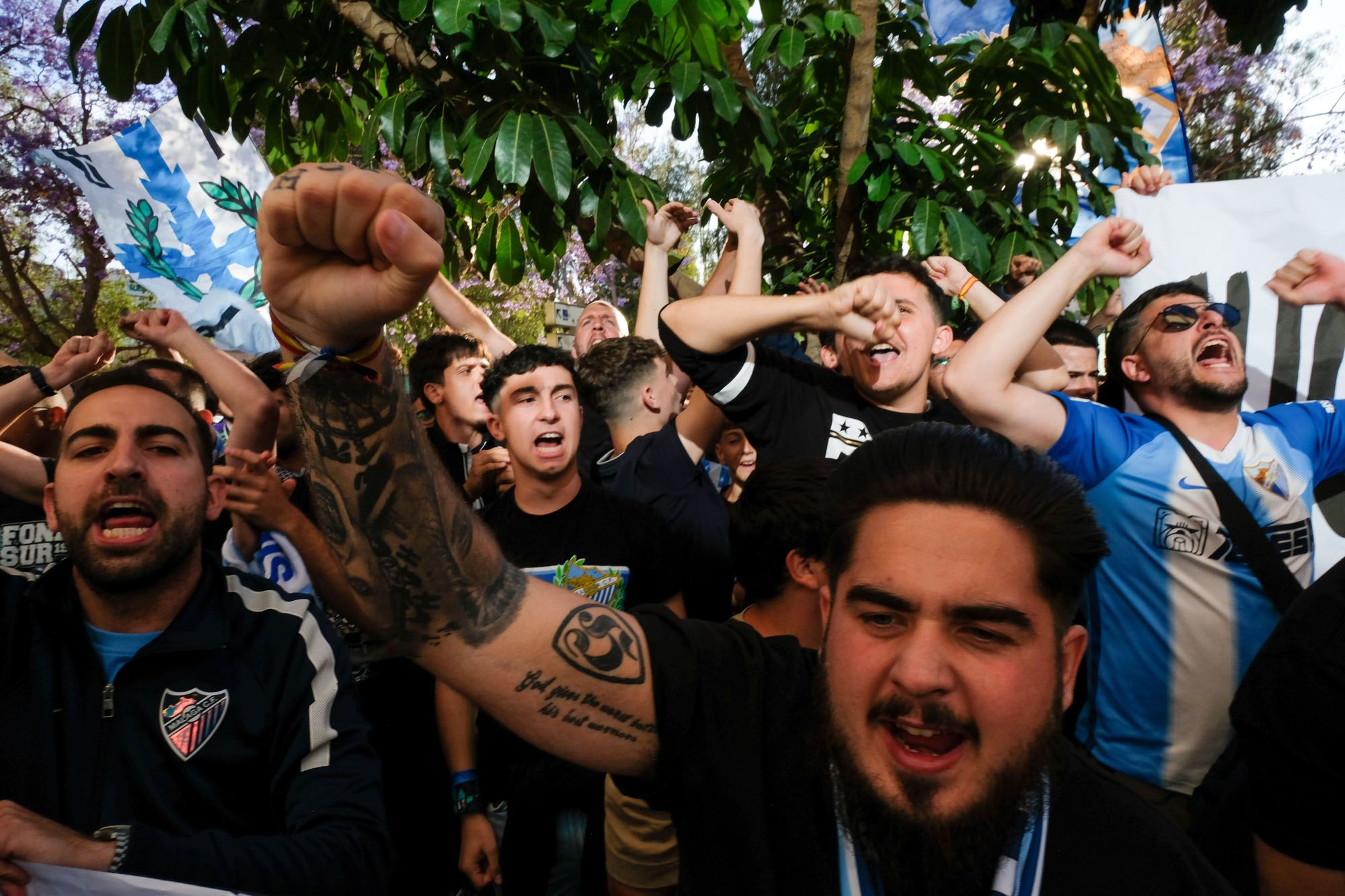 La protesta de la afición antes del Málaga CF - CD Mirandés, en imágenes