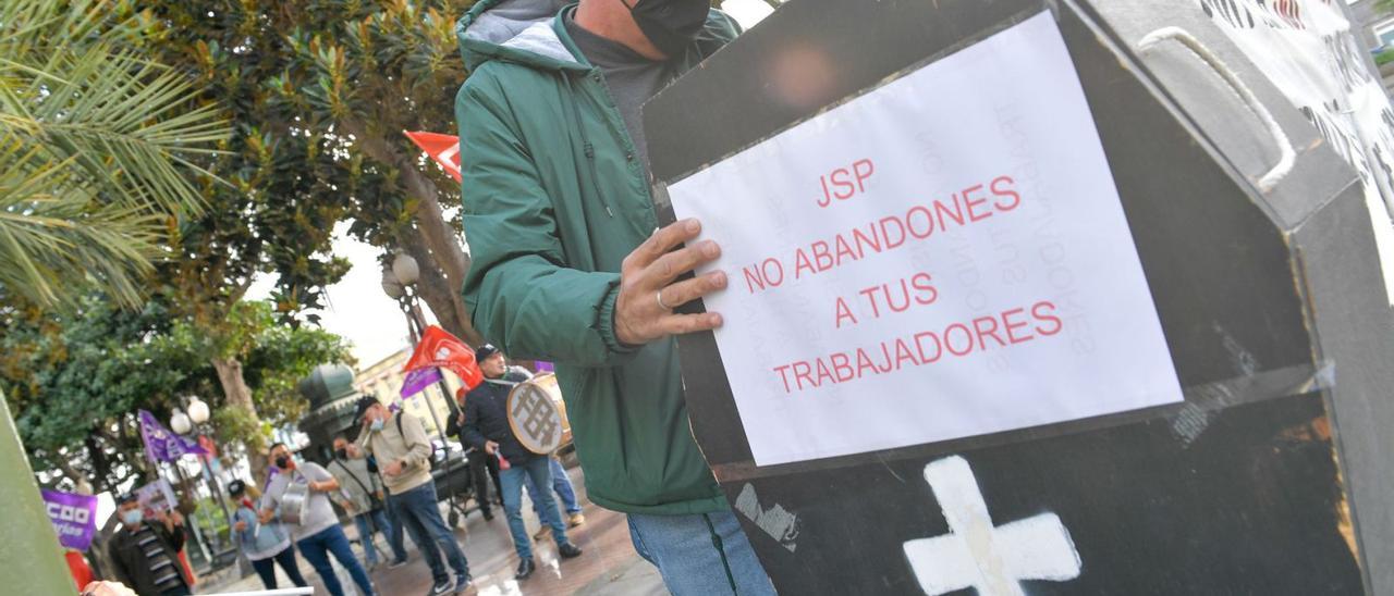 Manifestación de trabajadores de JSP en la capital grancanaria. |