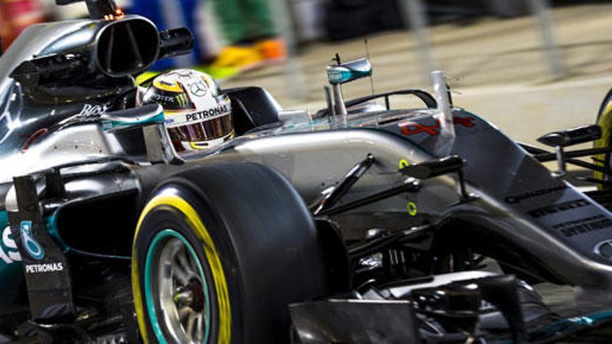 Hamilton, &#039;pole&#039; en el circuito de Baréin