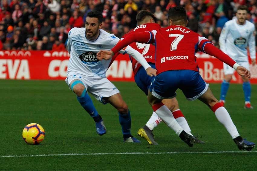 El Deportivo consigue en Granada la trascendental victorial para las aspiraciones blanquiazules al final de temporada.