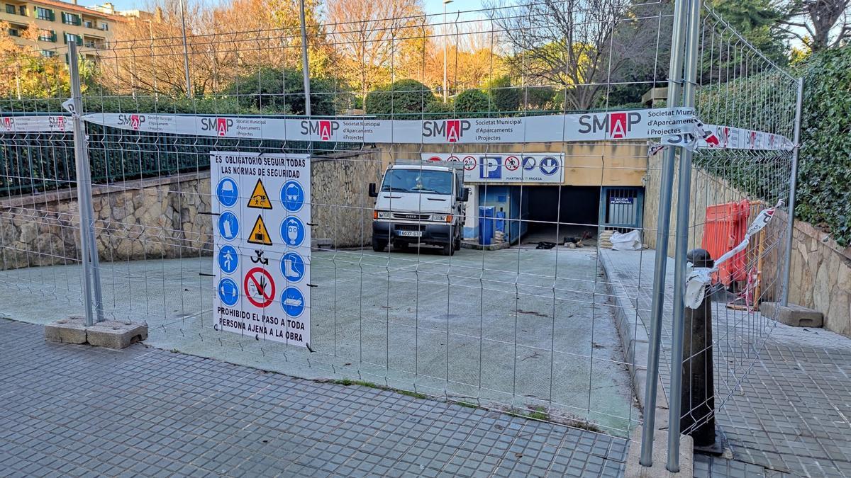 El estacionamiento está cerrado al público desde 2018.